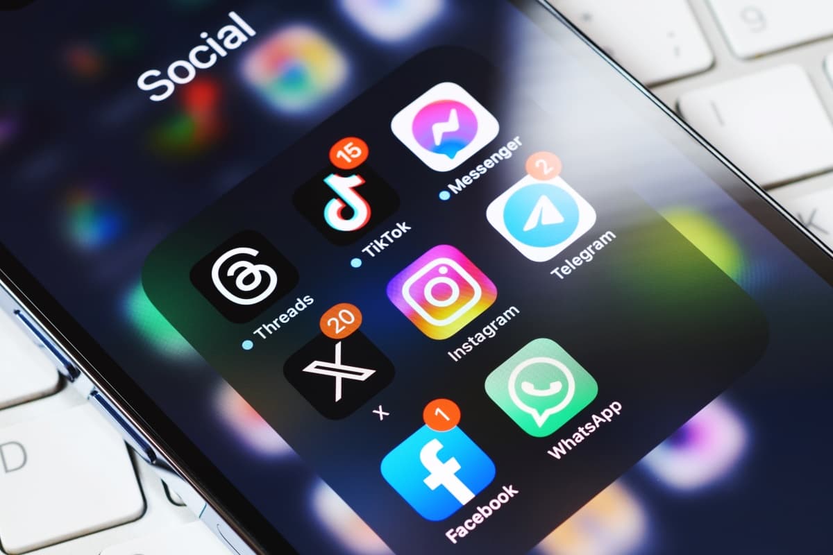 Guide 2026&nbsp;: la taille des images sur Facebook, X, Instagram, YouTube, LinkedIn…