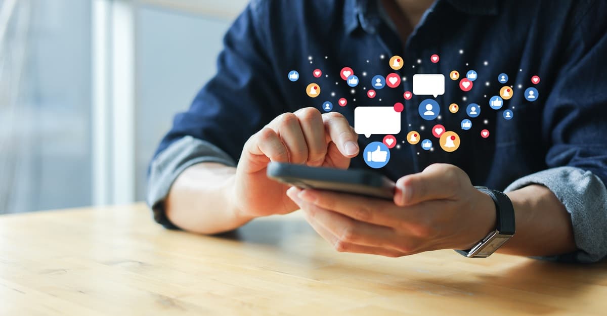 Devenir community manager en 2026&nbsp;: « La technique ne fait pas tout, la stratégie reste la base »