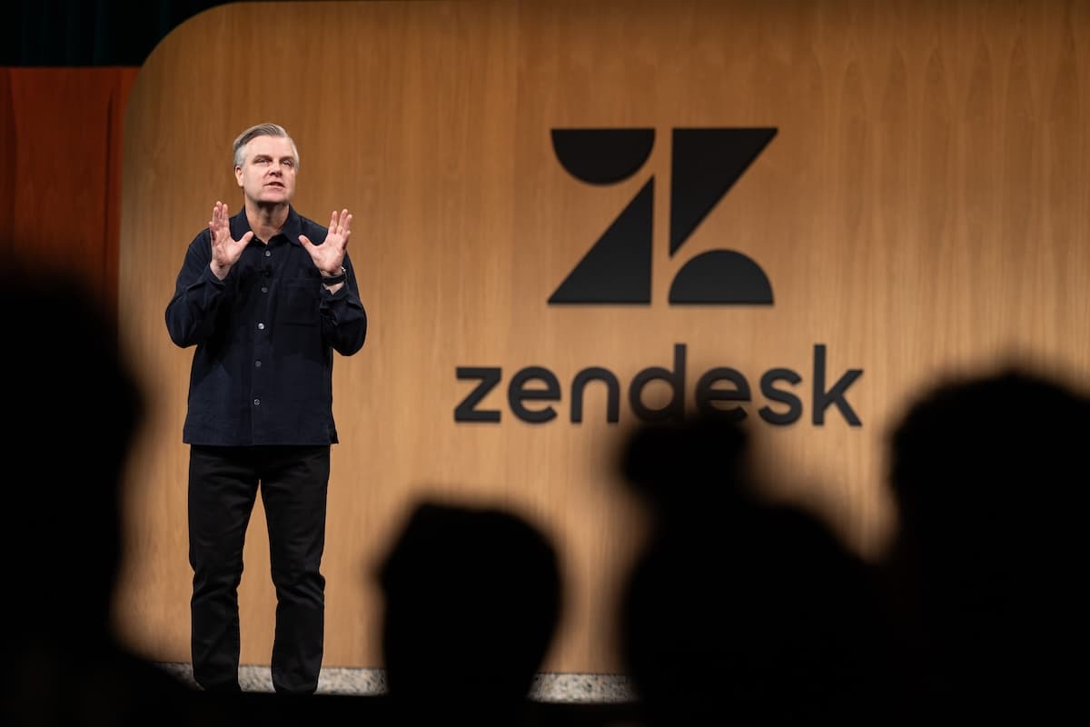« Plus grand qu&rsquo;Internet »&nbsp;: la vision de l&rsquo;IA de Tom Eggemeier, CEO de Zendesk